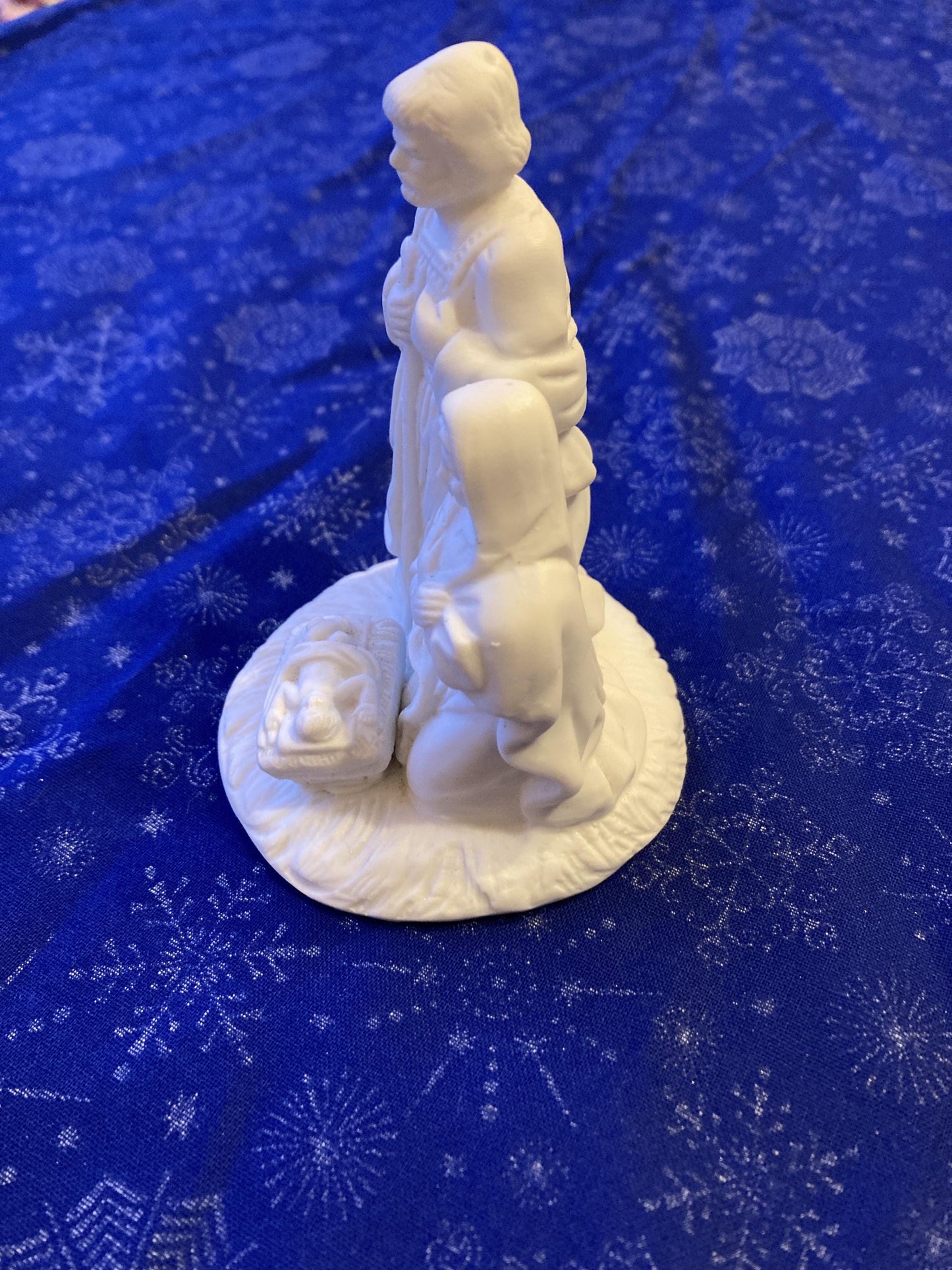 Vintage Nativity Statue, Porcelain, 4 inches