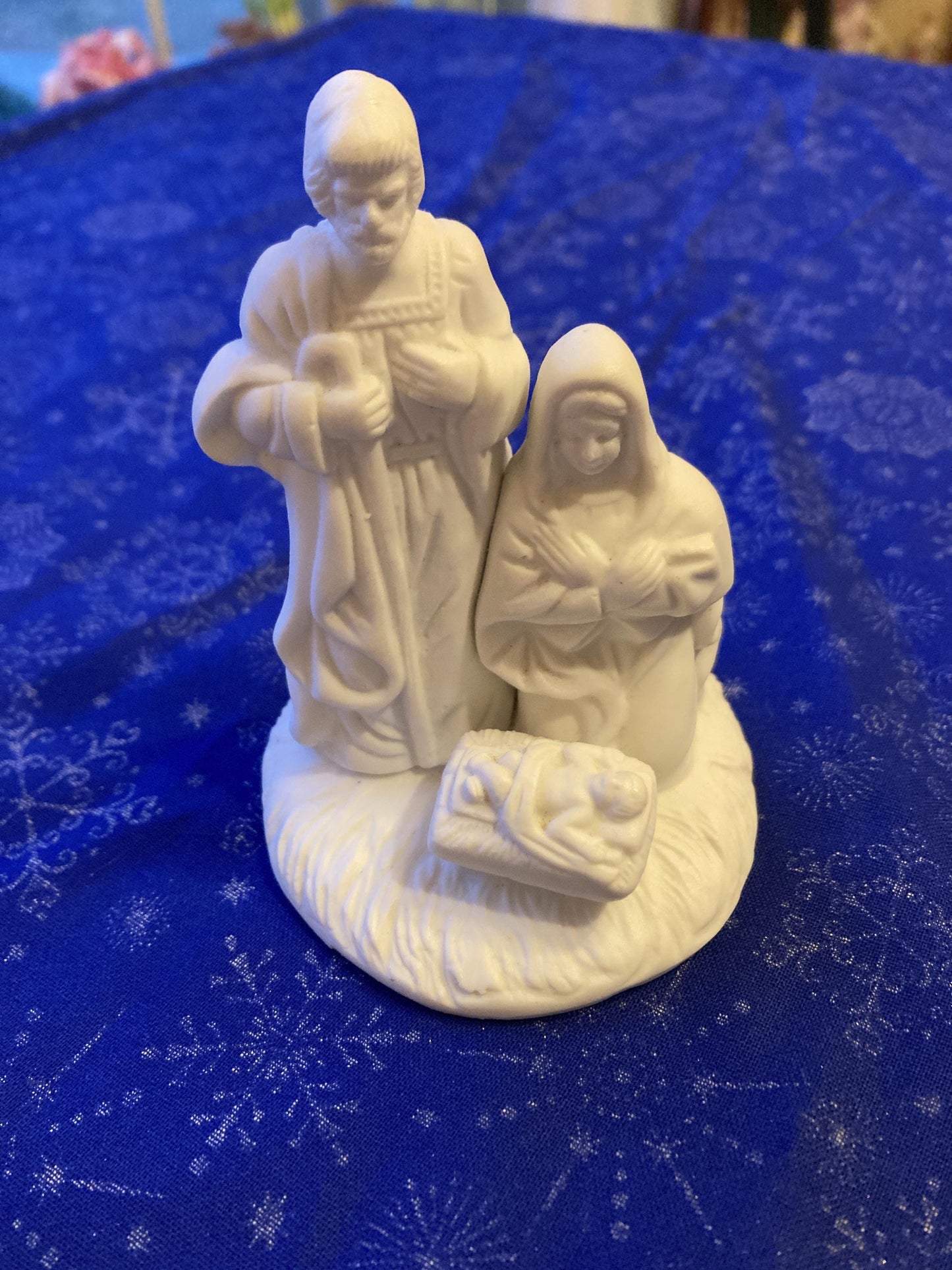 Vintage Nativity Statue, Porcelain, 4 inches